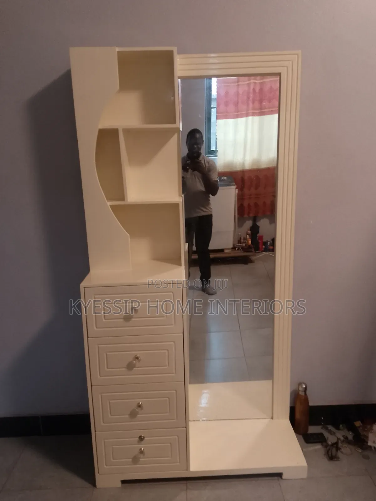 Dresing Mirror