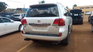 Toyota Land Cruiser 4.6 V8 ZX 2015 White