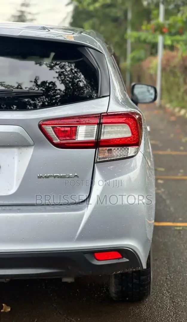 Subaru Impreza 2.0i Premium AWD Hatchback 2017 Silver