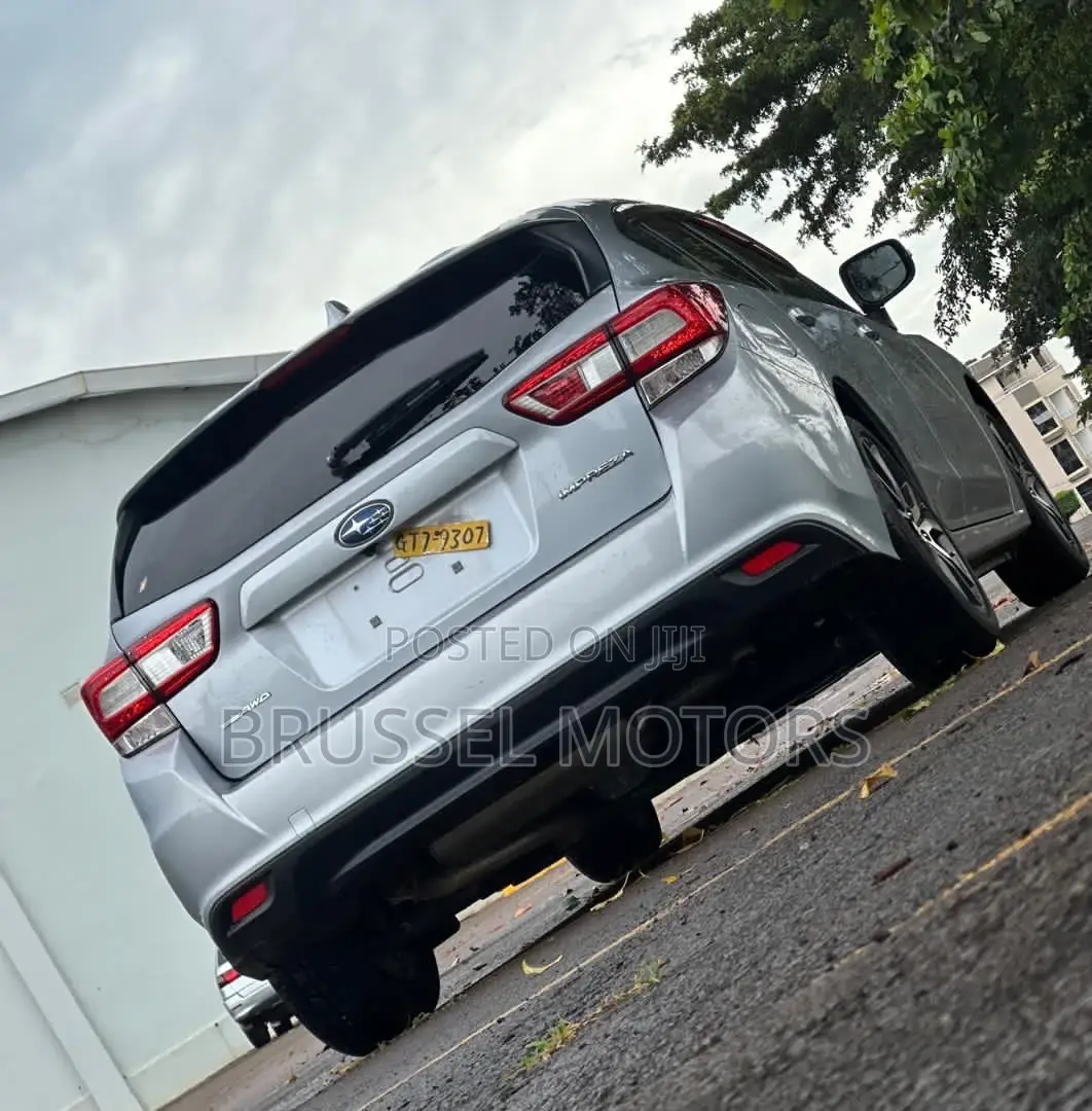 Subaru Impreza 2.0i Premium AWD Hatchback 2017 Silver