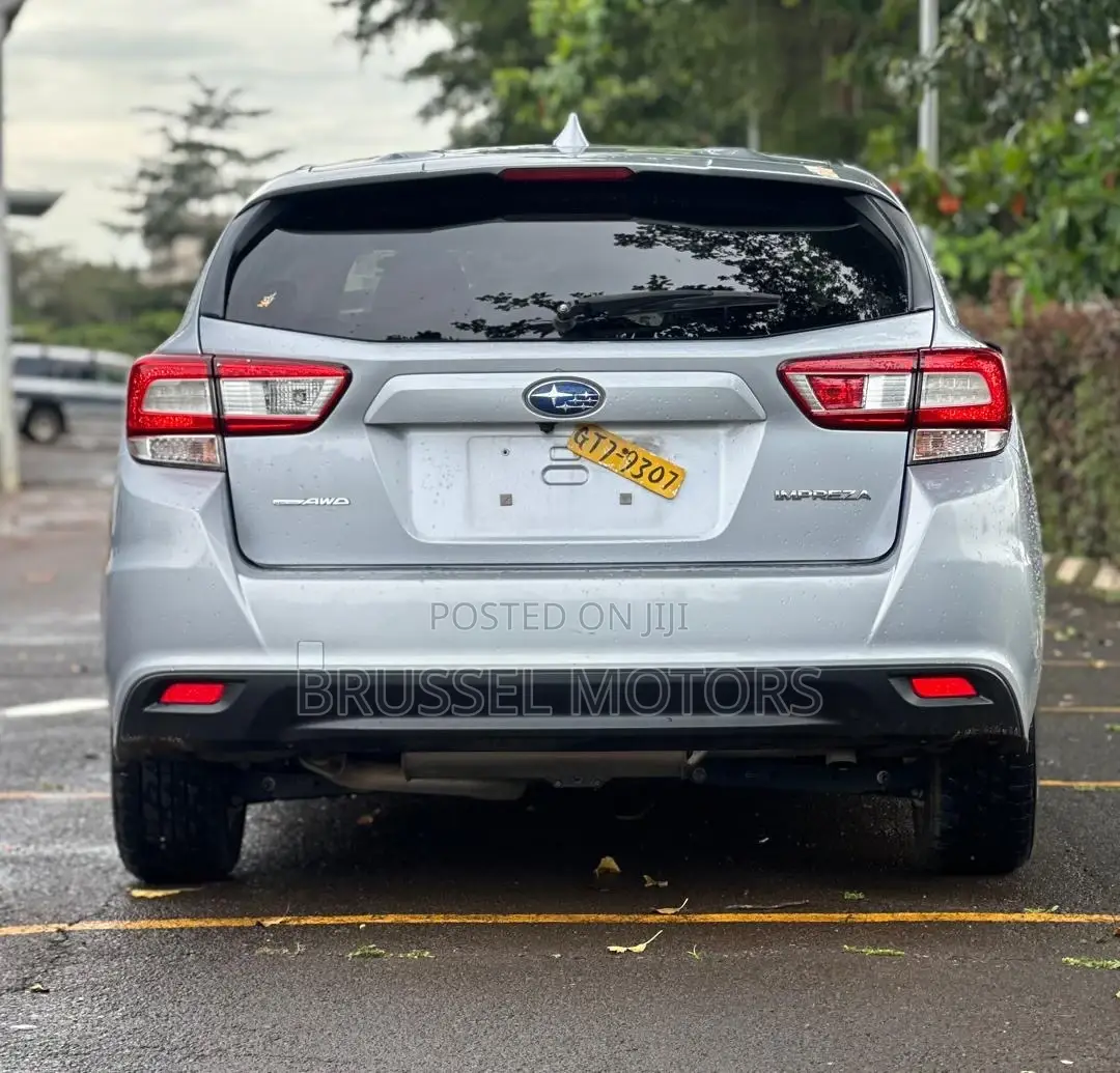 Subaru Impreza 2.0i Premium AWD Hatchback 2017 Silver