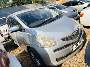 Toyota Ractis 1.3 FWD 2007 Silver