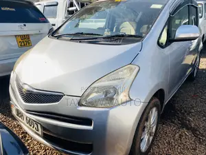 Toyota Ractis 1.3 FWD 2007 Silver