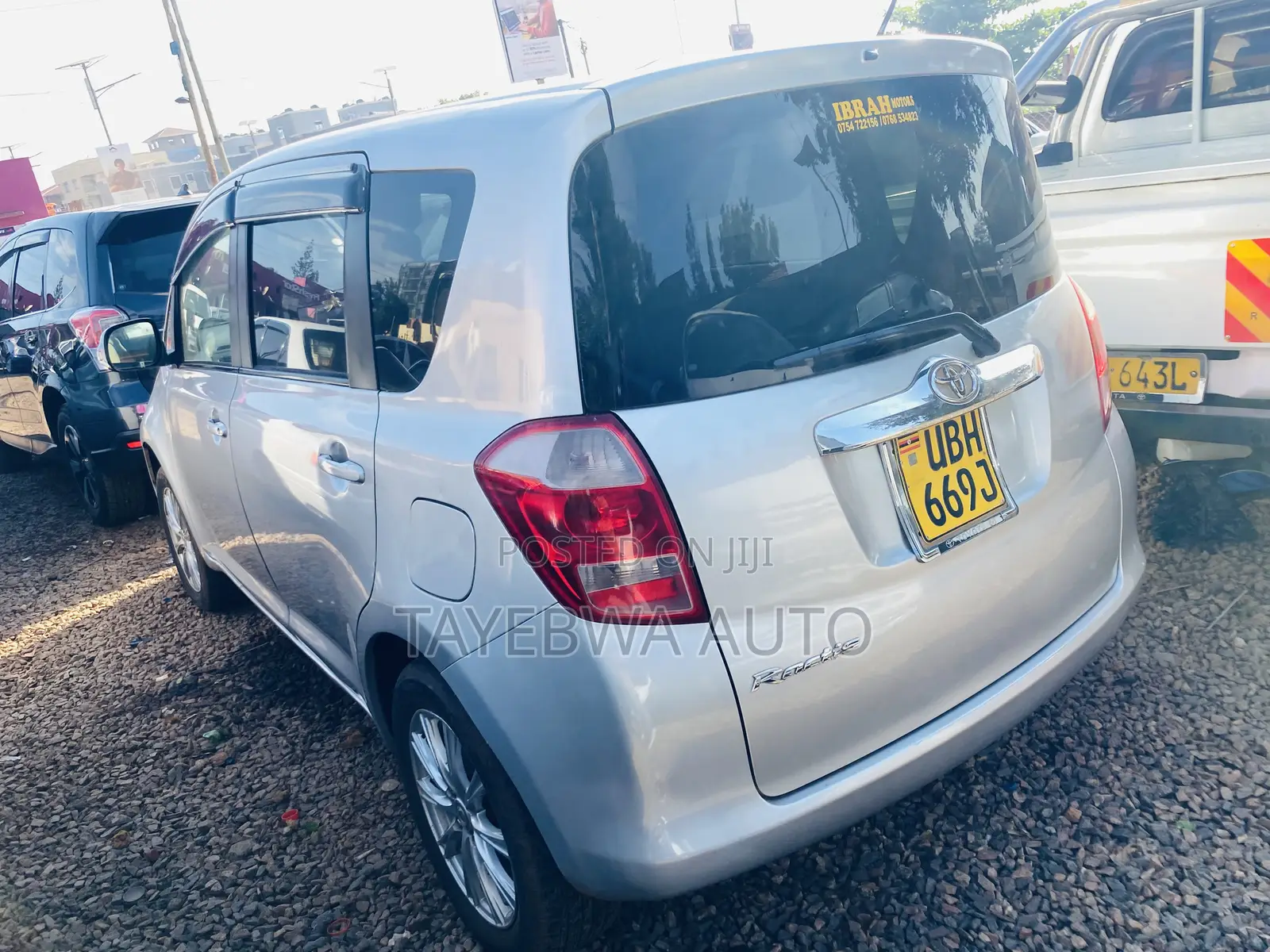 Toyota Ractis 1.3 FWD 2007 Silver