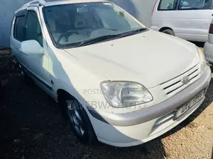 Toyota Raum 1.5 FWD 2002 White