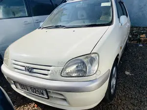 Toyota Raum 1.5 FWD 2002 White