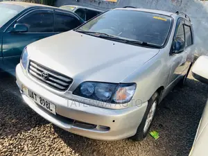 Toyota Ipsum 1997 Silver