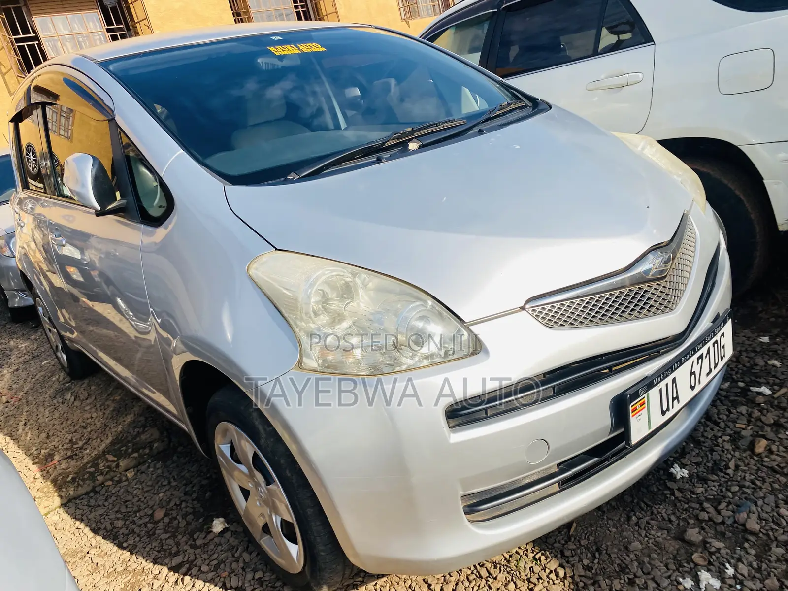 Toyota Ractis 2008 Silver