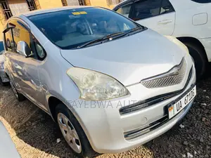 Toyota Ractis 2008 Silver