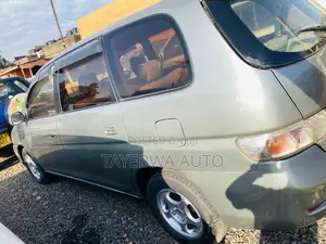 Toyota Gaia 1998 Gray