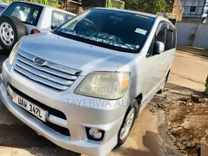 Toyota Noah 2004 Silver