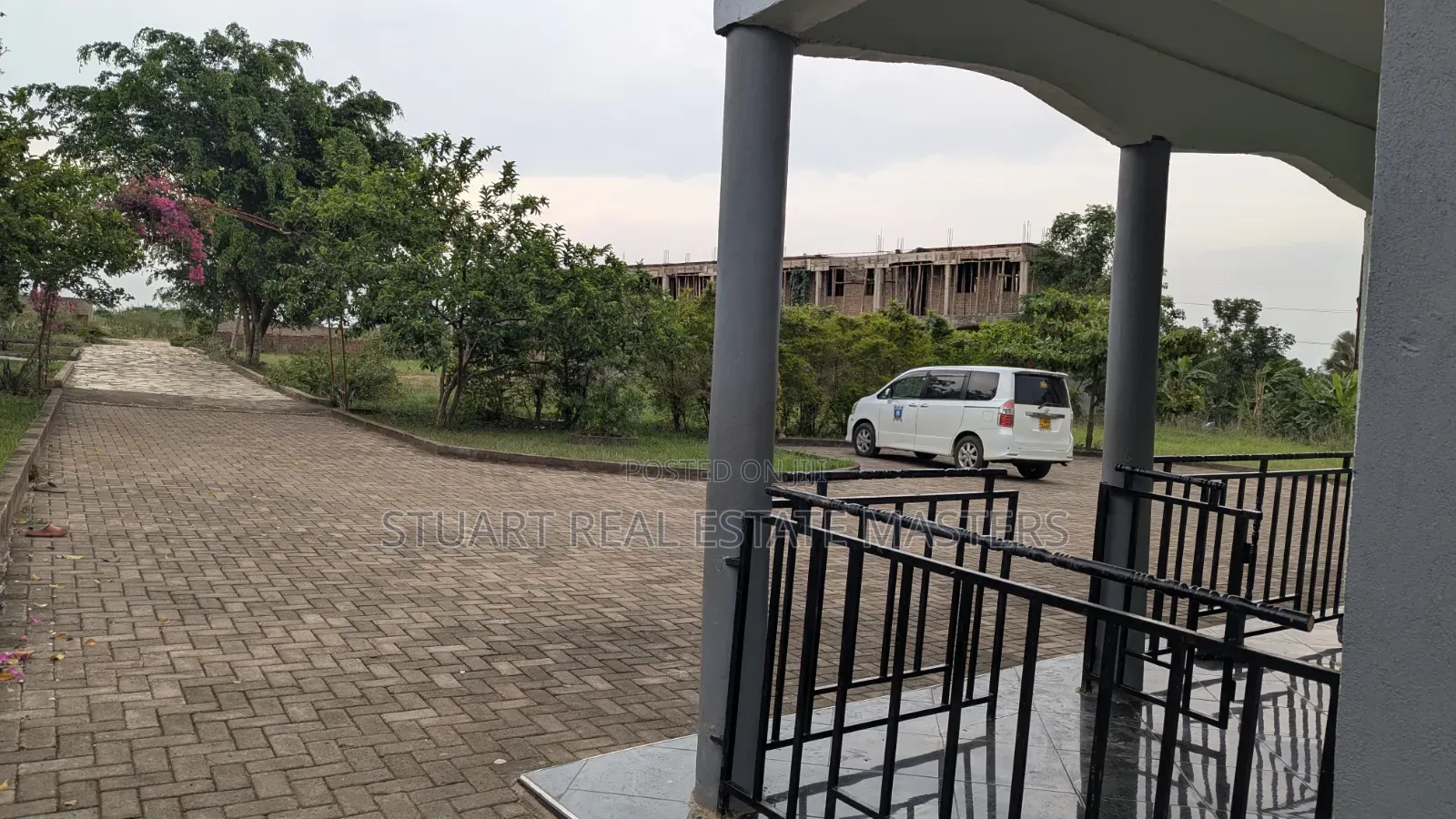 7bdrm Block of Flats in Luwero TC for sale