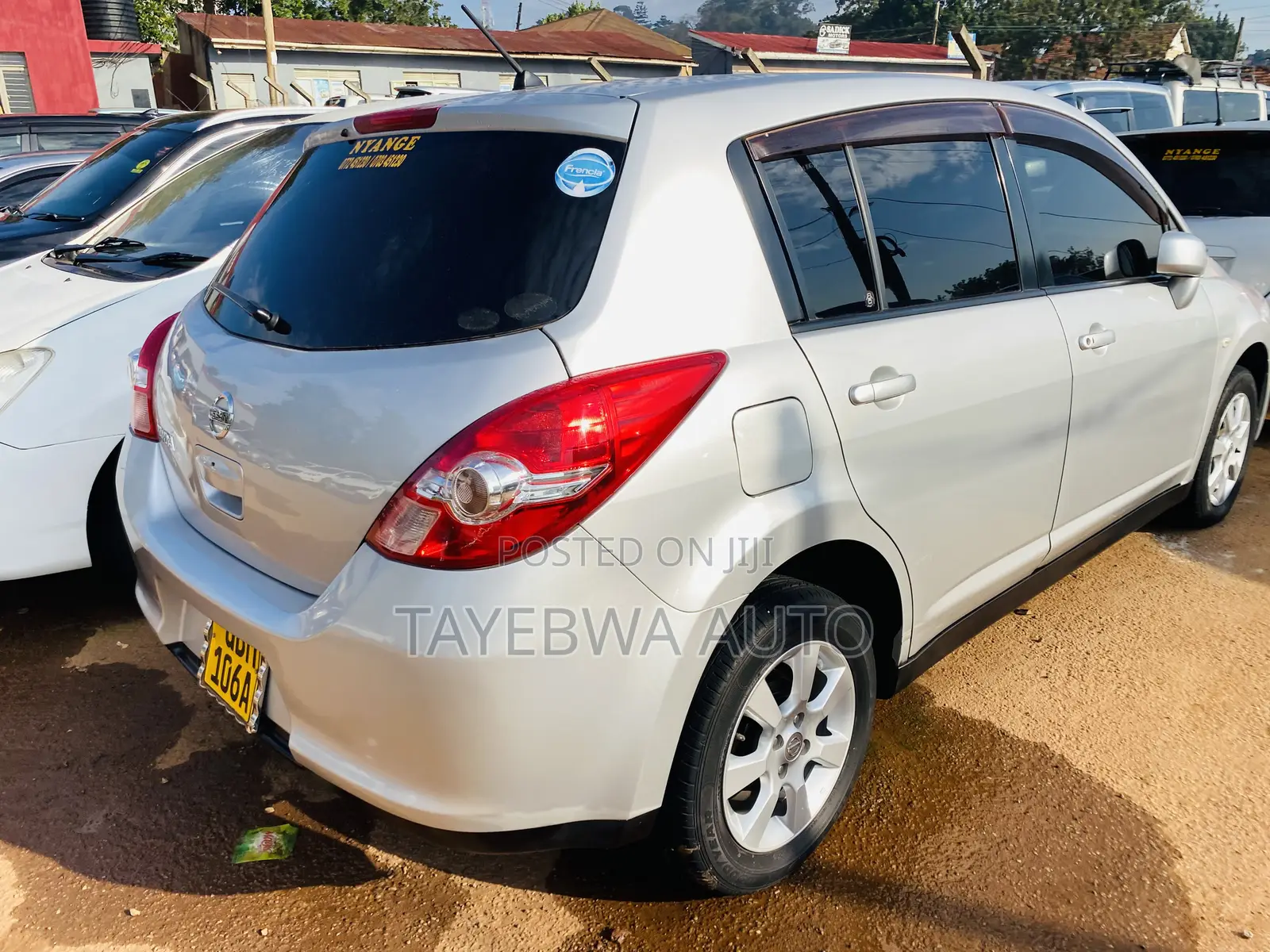 Nissan Tiida 1.5L 16V 2010 Silver