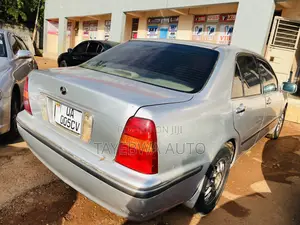 Toyota Progress 2002 Silver