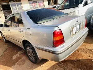Toyota Progress 2002 Silver