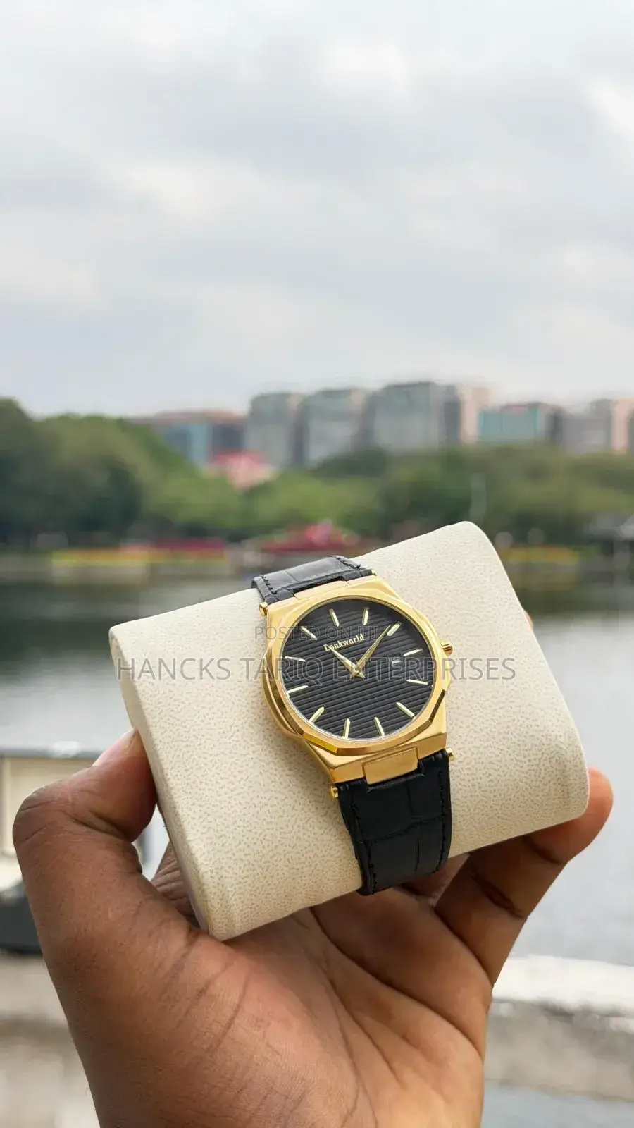 Elegant Lookworld Men’S Wristwatch