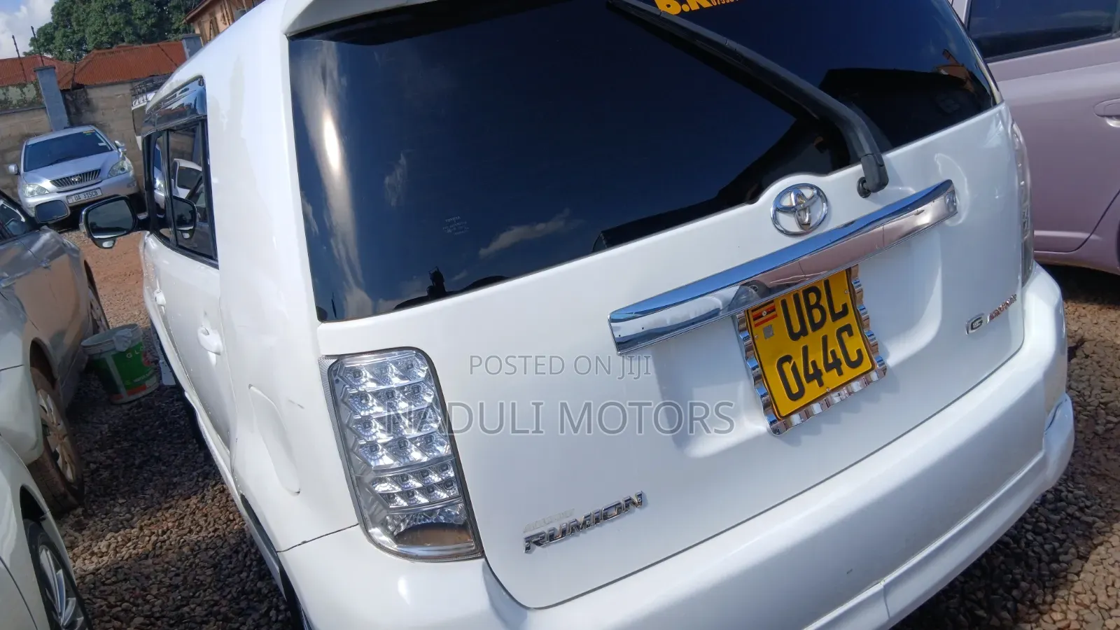 Toyota Corolla Rumion 2010 White