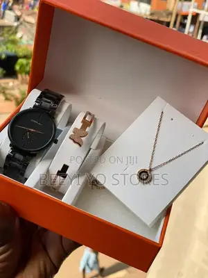Elegant Women’S Gift Set