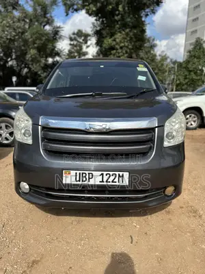 Toyota Noah 2009 Gray
