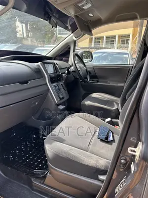 Toyota Noah 2009 Gray