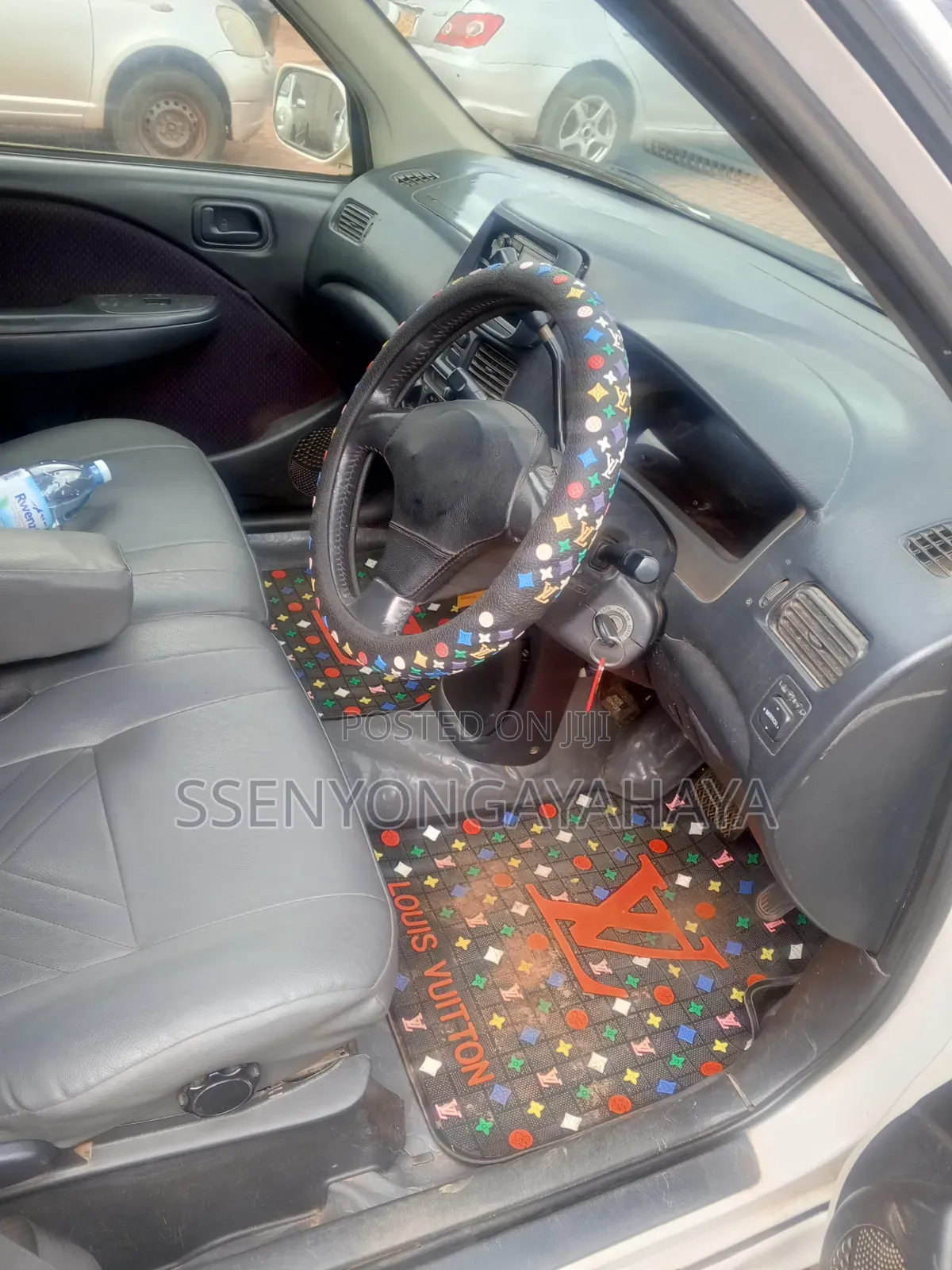 Toyota Raum 2000 White