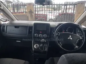 Mitsubishi Delica 2013 White