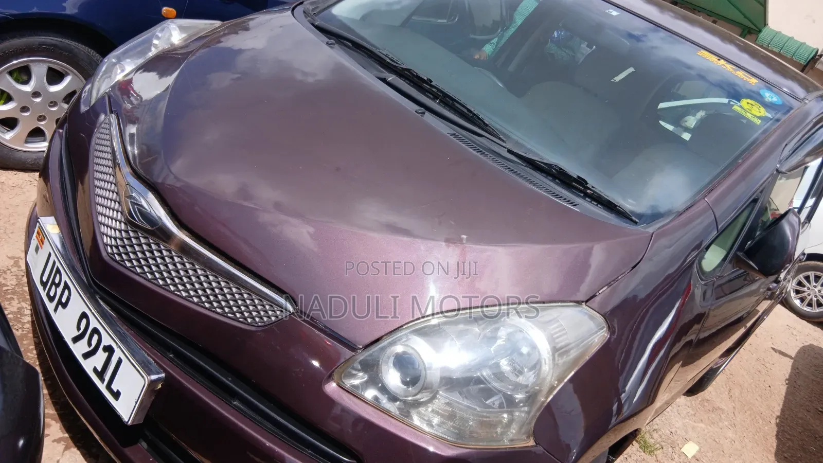 Toyota Ractis 2010 Red