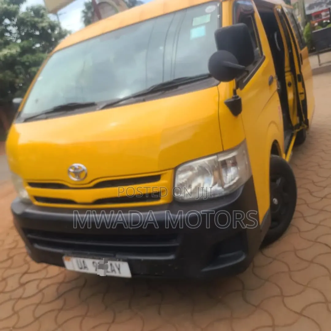 Toyota HiAce 2012 Yellow