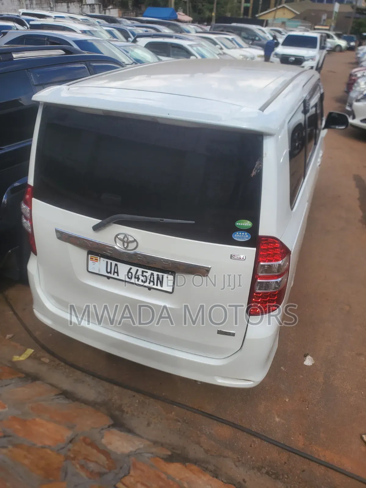Toyota Noah 2012 White