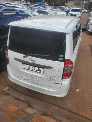 Toyota Noah 2012 White