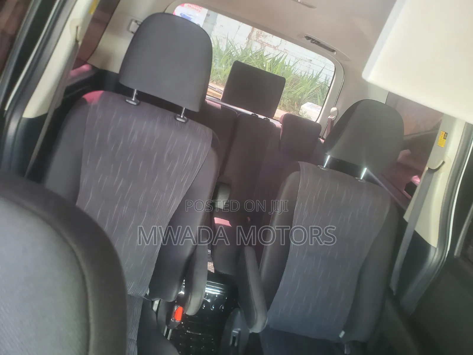 Toyota Noah 2012 White
