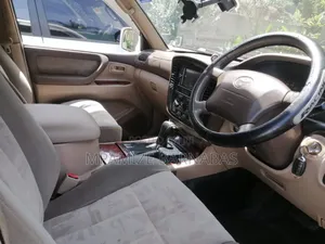 Toyota Land Cruiser 2004 Silver