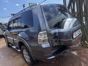 Mitsubishi Pajero 2009 Gray