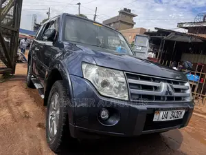 Mitsubishi Pajero 2009 Gray