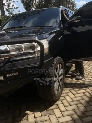 Toyota Land Cruiser 4.5 V8 GXR 2018 Black