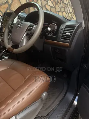 Toyota Land Cruiser 4.5 V8 GXR 2018 Black