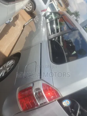 Toyota Noah 2012 Silver