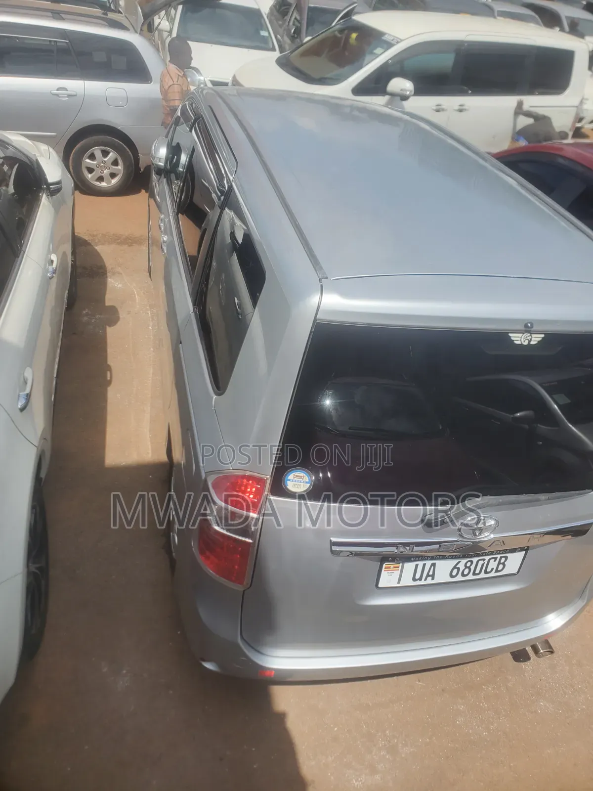 Toyota Noah 2012 Silver