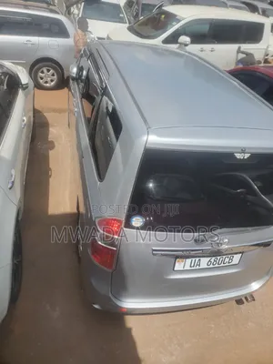 Toyota Noah 2012 Silver