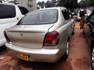 Toyota Platz 2003 Silver