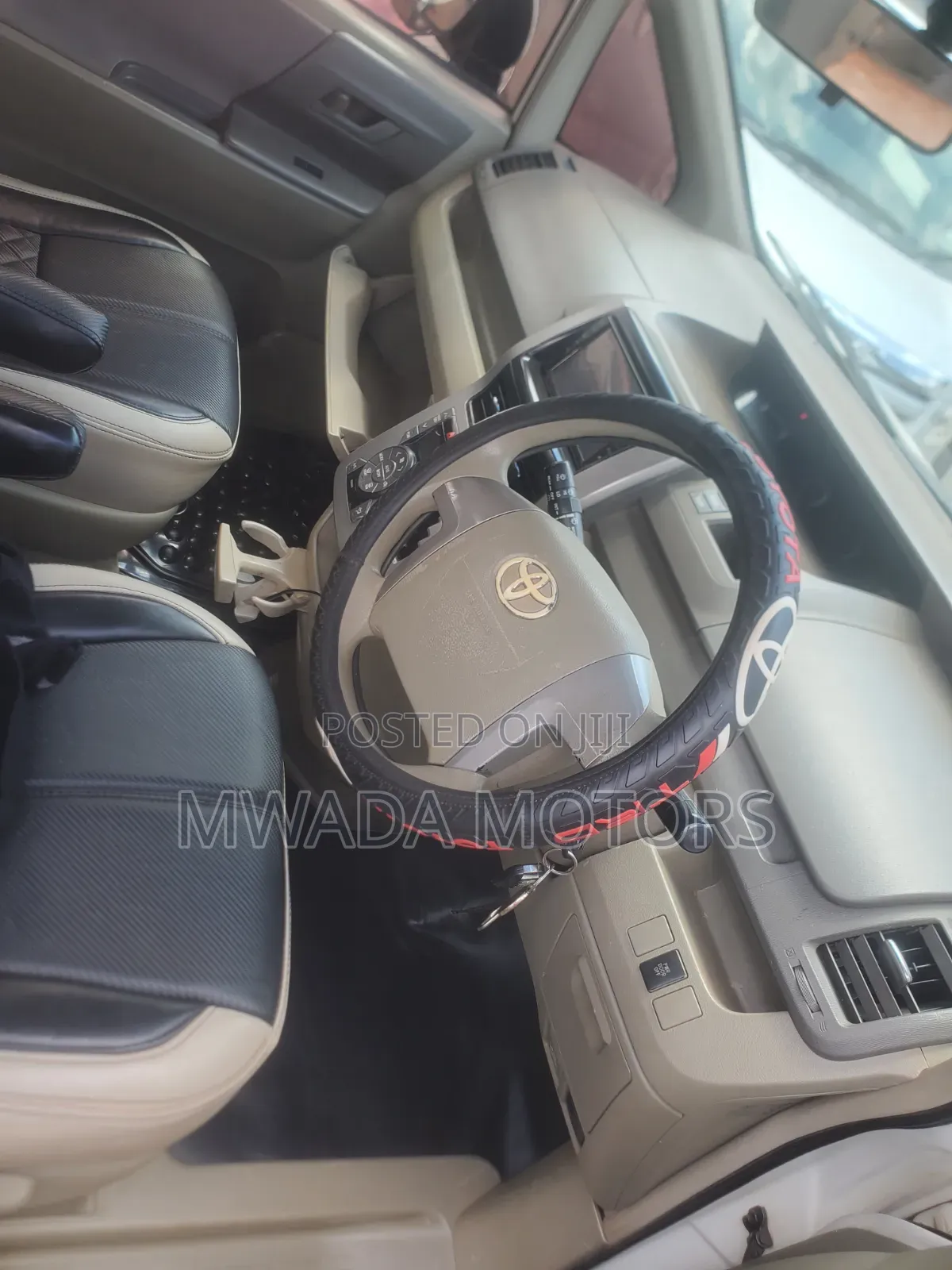 Toyota Noah 2010 White