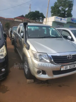 Toyota Hilux 2011 Silver