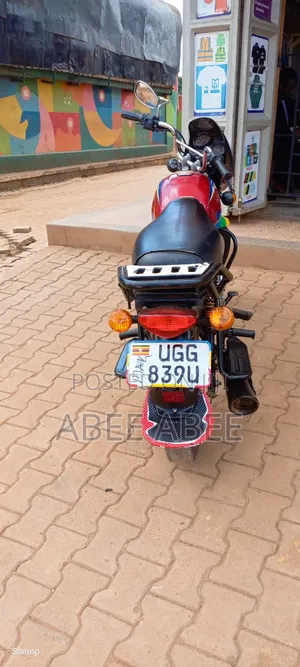 Bajaj Boxer 125 2025 Red