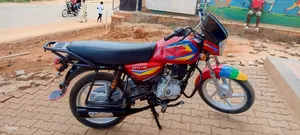 Bajaj Boxer 125 2025 Red