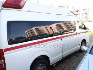Toyota HiAce 2013 White
