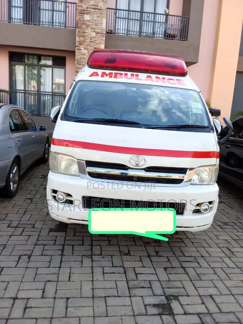 Toyota HiAce 2013 White