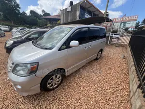 Toyota Noah 2.0 143hp FWD (7 Seater) 2008 Silver