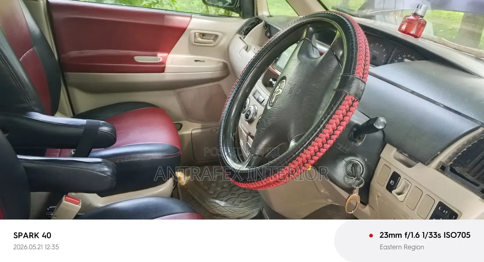 Toyota Noah 2.0 143hp AWD (8 Seater) 2009 Maroon