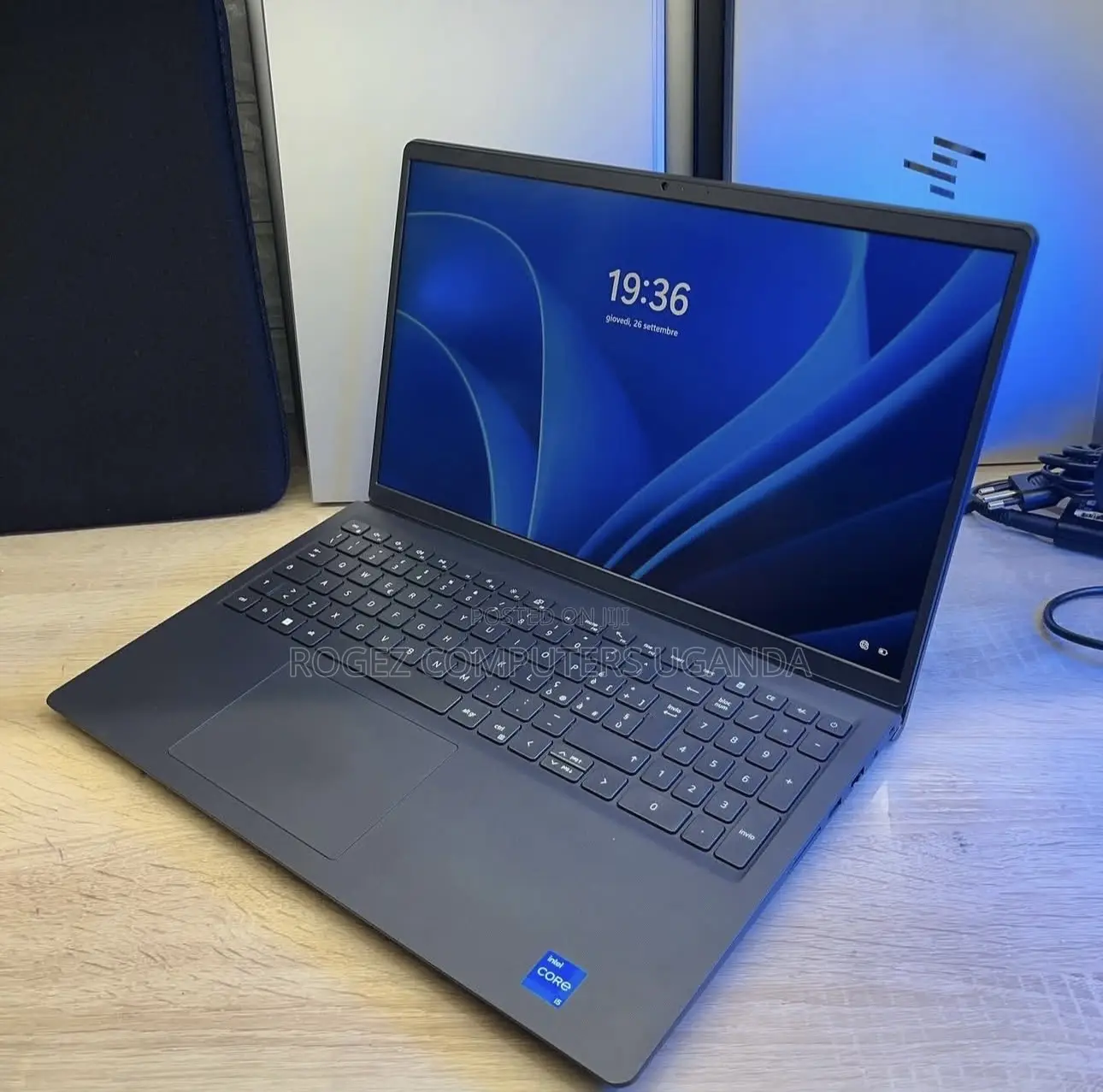 New Laptop Dell Vostro 3520 16GB Intel Core i7 SSD 512GB