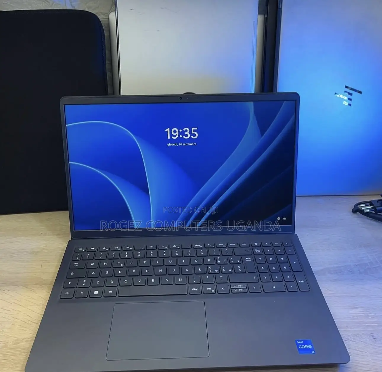 New Laptop Dell Vostro 3520 16GB Intel Core i7 SSD 512GB